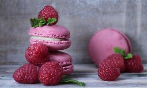 Raspberry Macarons 