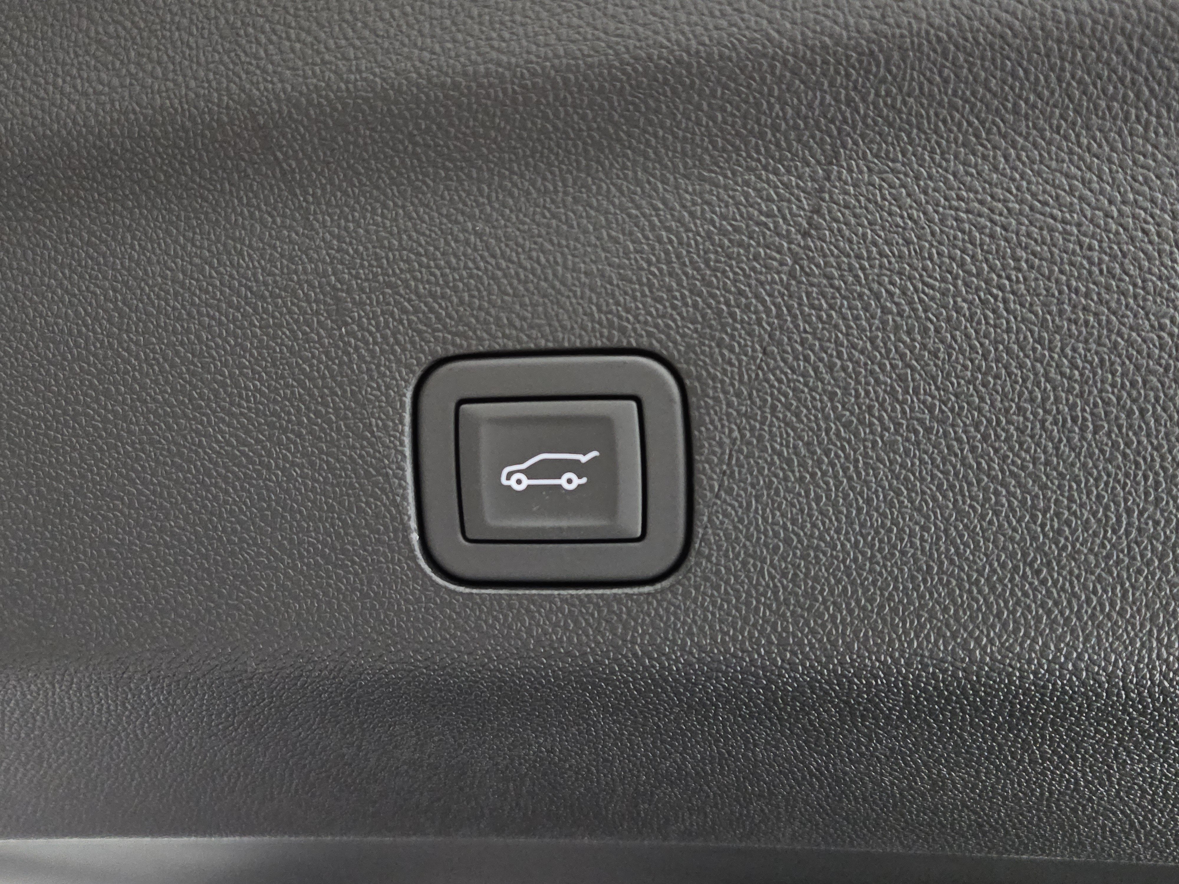 2026 Chevrolet Tahoe LT - Photo 8