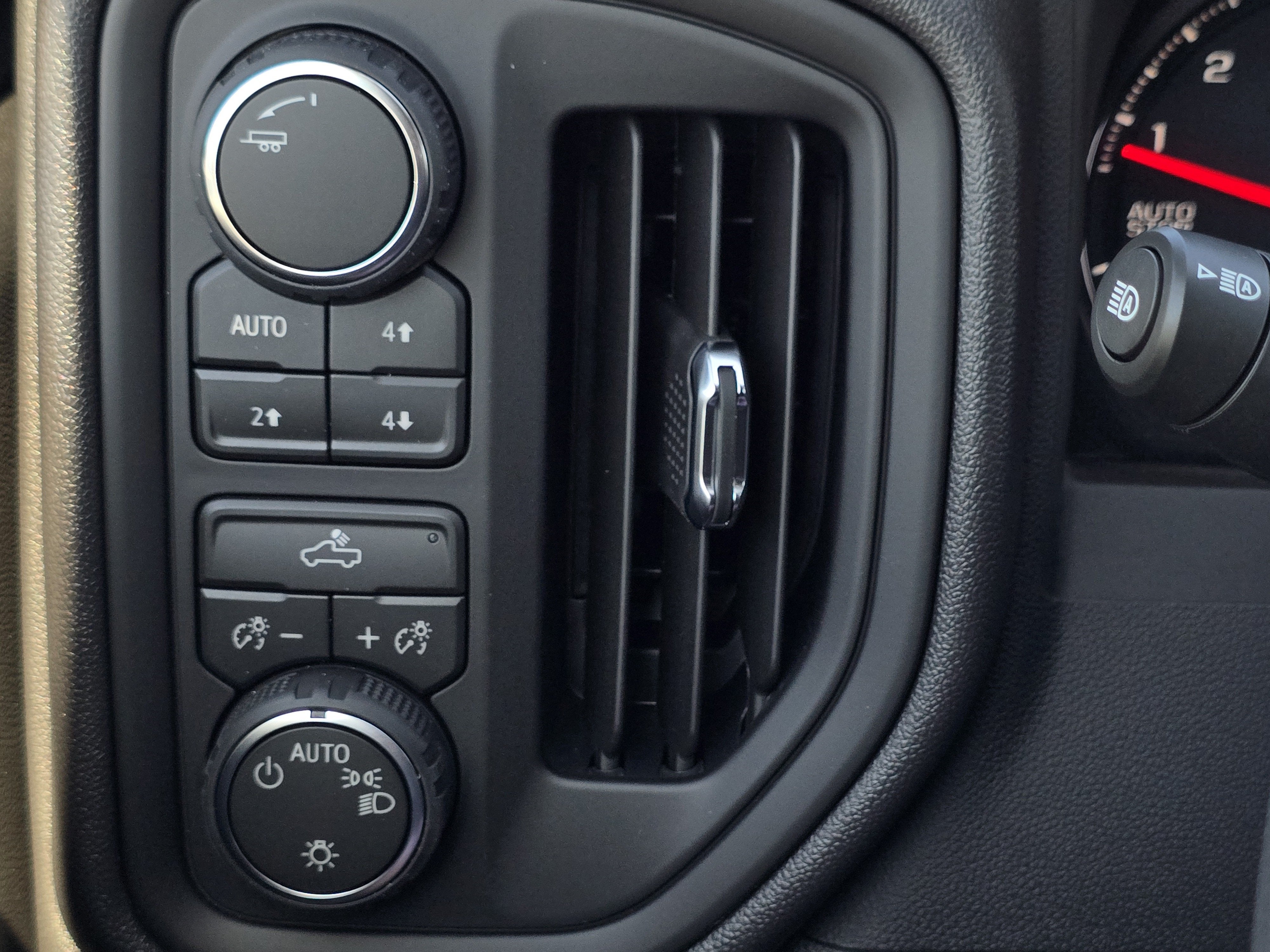 2026 Chevrolet Silverado 1500 Custom Trail Boss - Photo 22