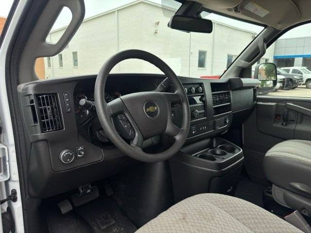 2025 Chevrolet Express Passenger LT