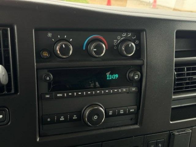 2025 Chevrolet Express Passenger LT