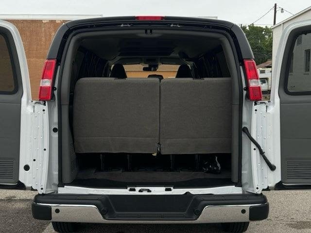 2025 Chevrolet Express Passenger LT