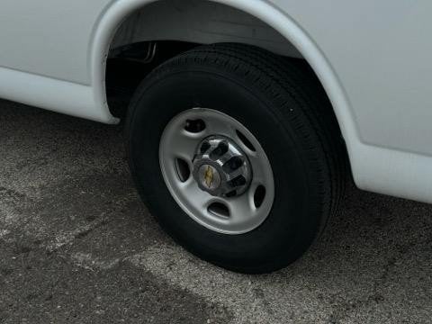2025 Chevrolet Express Passenger LT