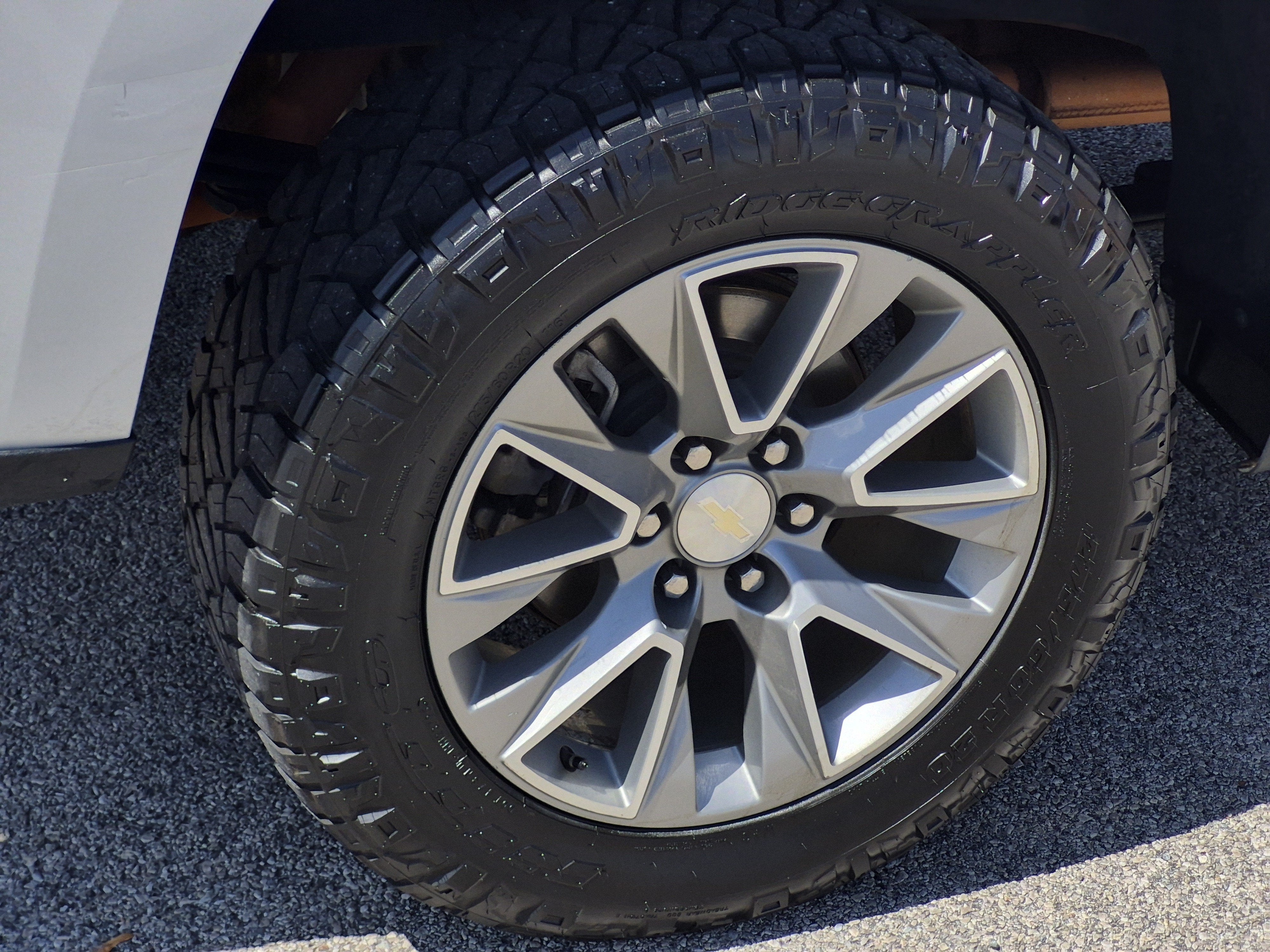 2020 Chevrolet Silverado 1500 High Country - Photo 7