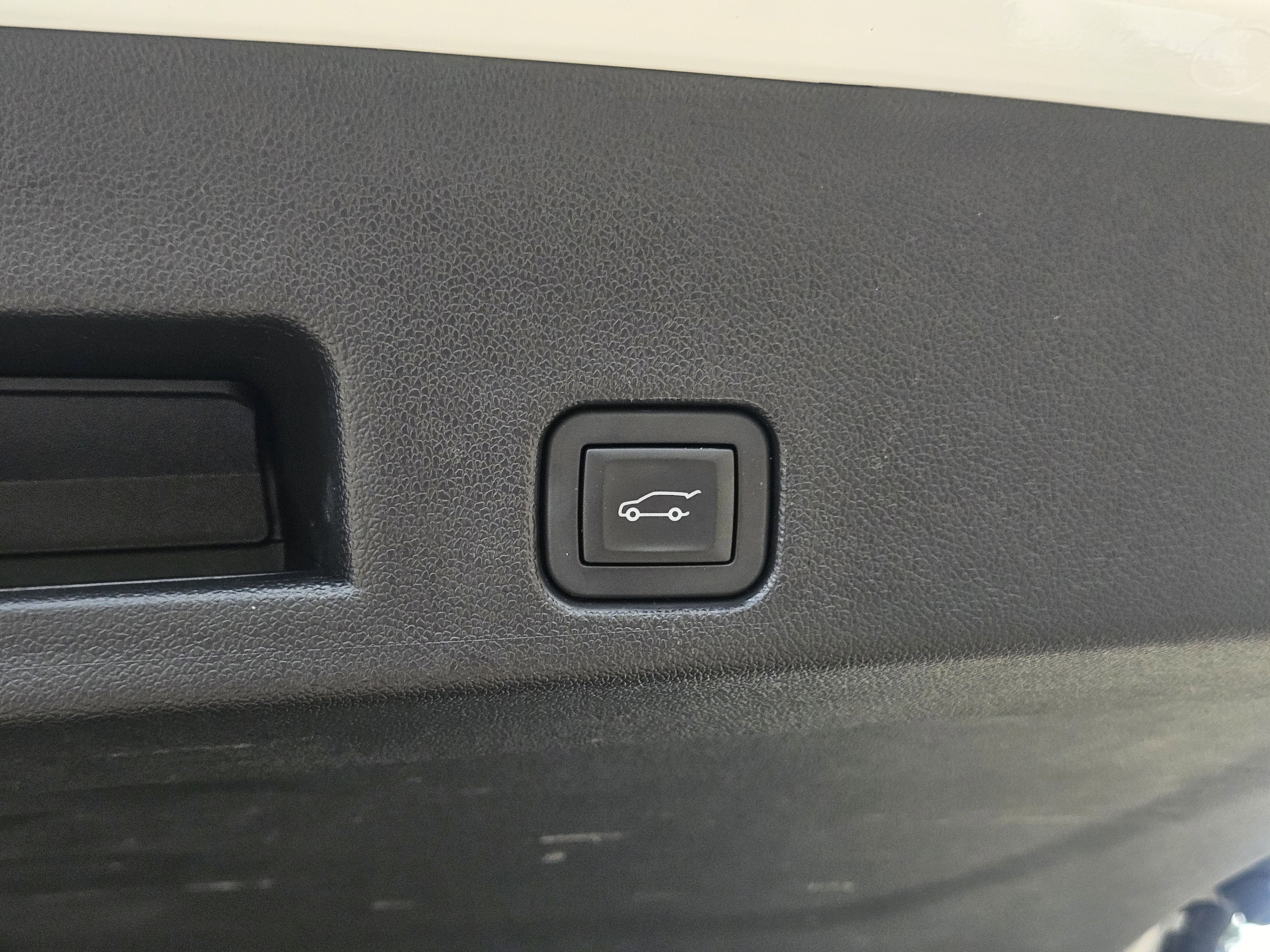 2025 GMC Acadia AWD AT4