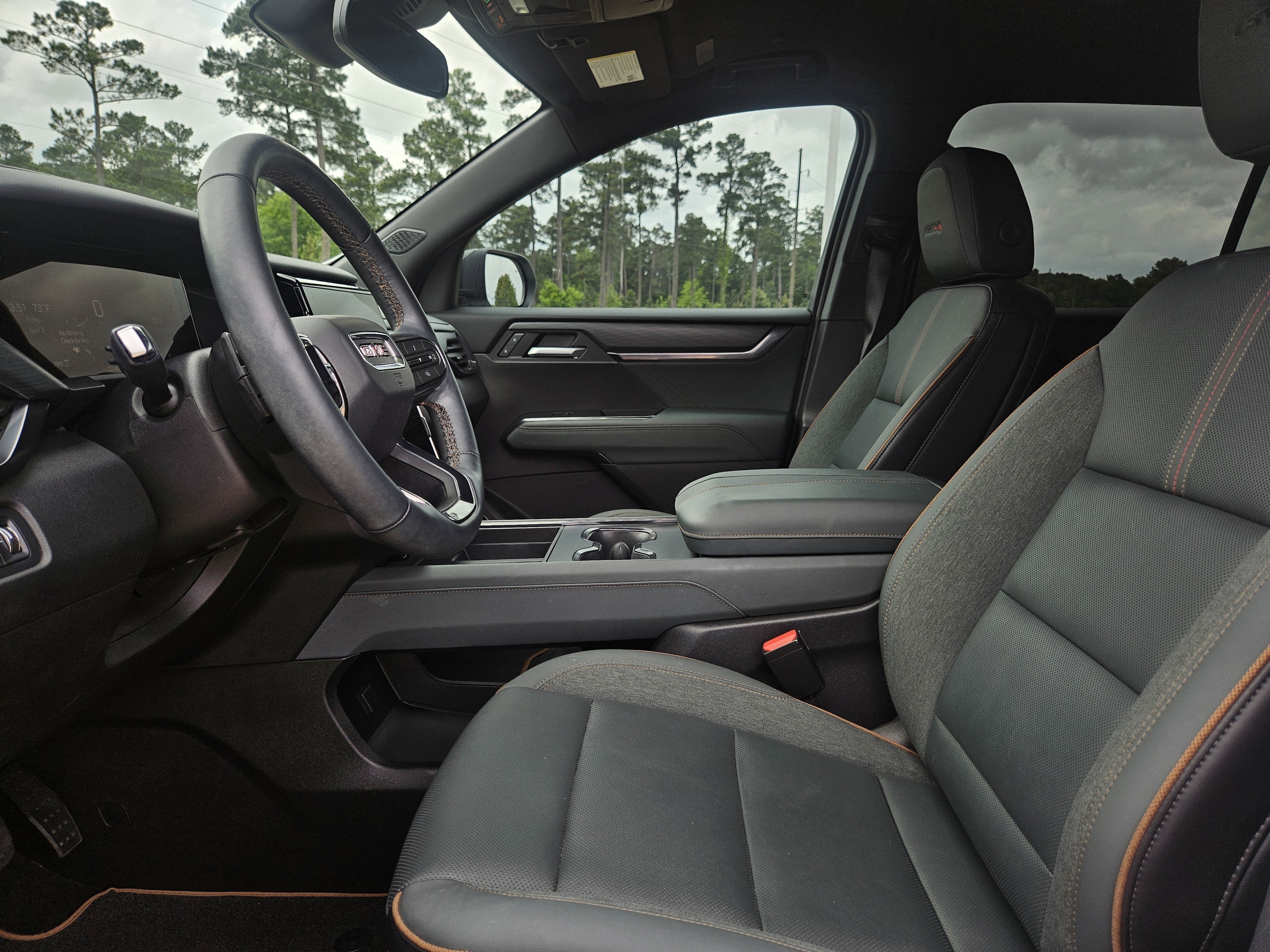 2025 GMC Acadia AWD AT4