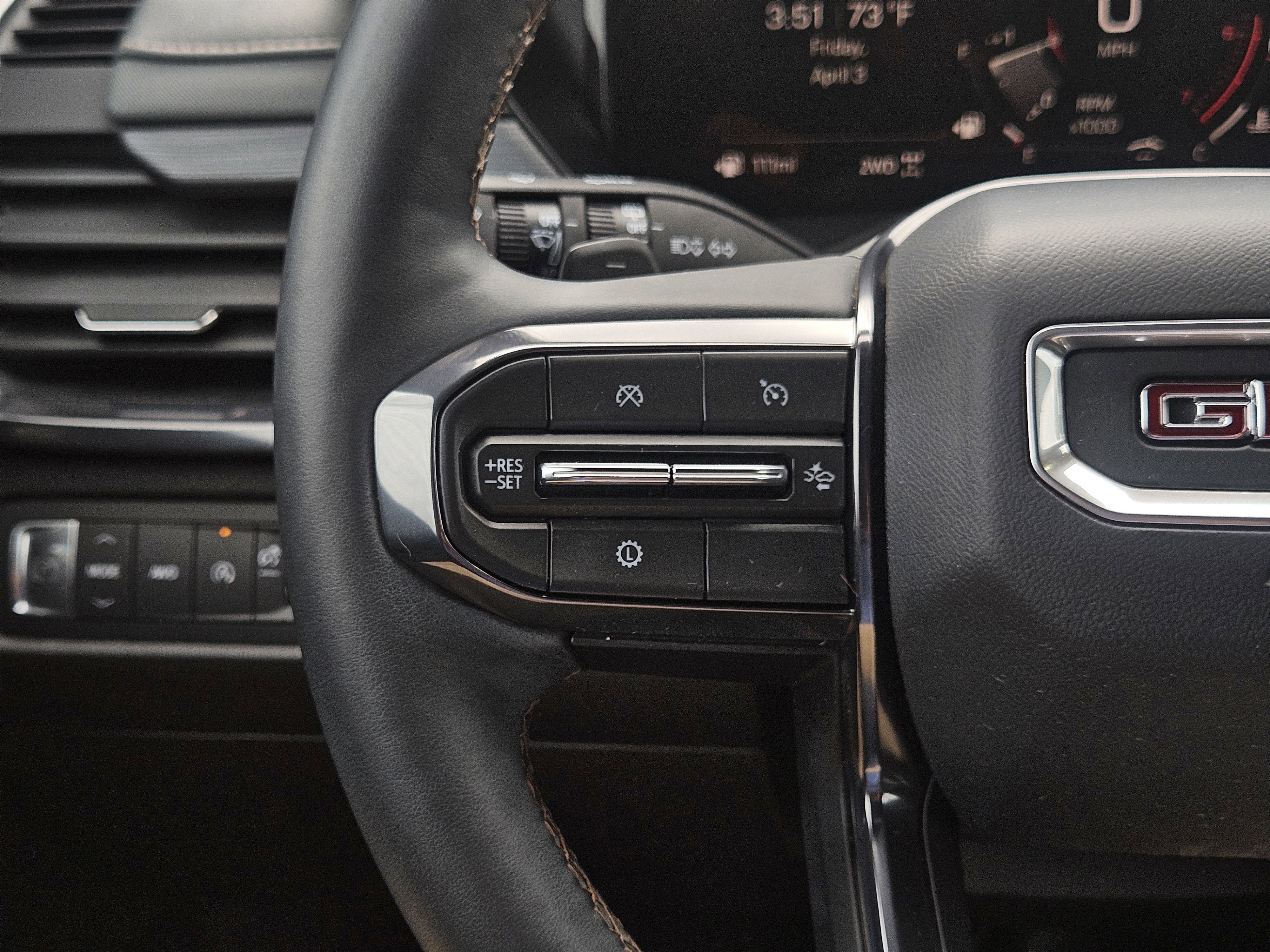 2025 GMC Acadia AWD AT4