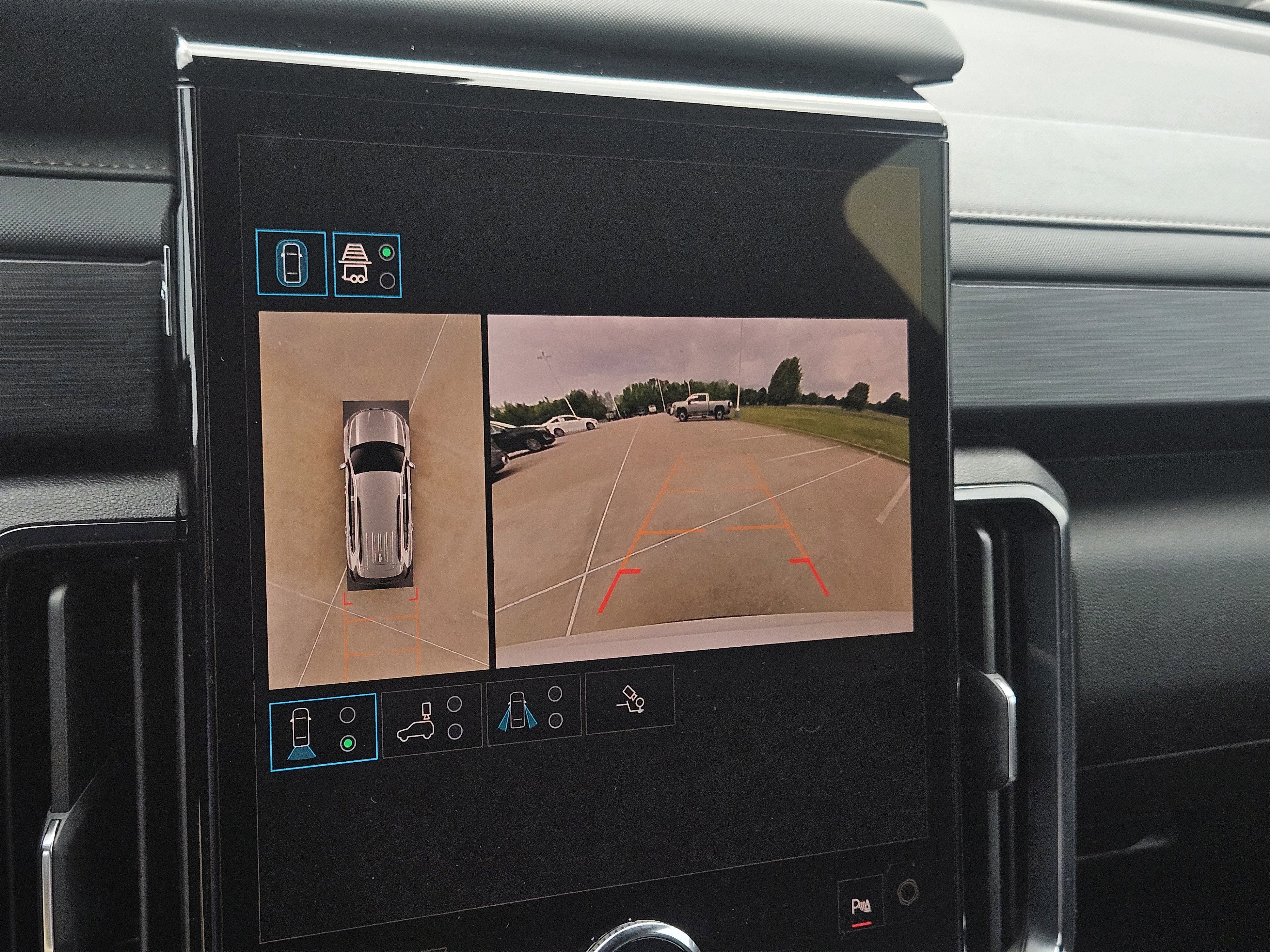 2025 GMC Acadia AWD AT4