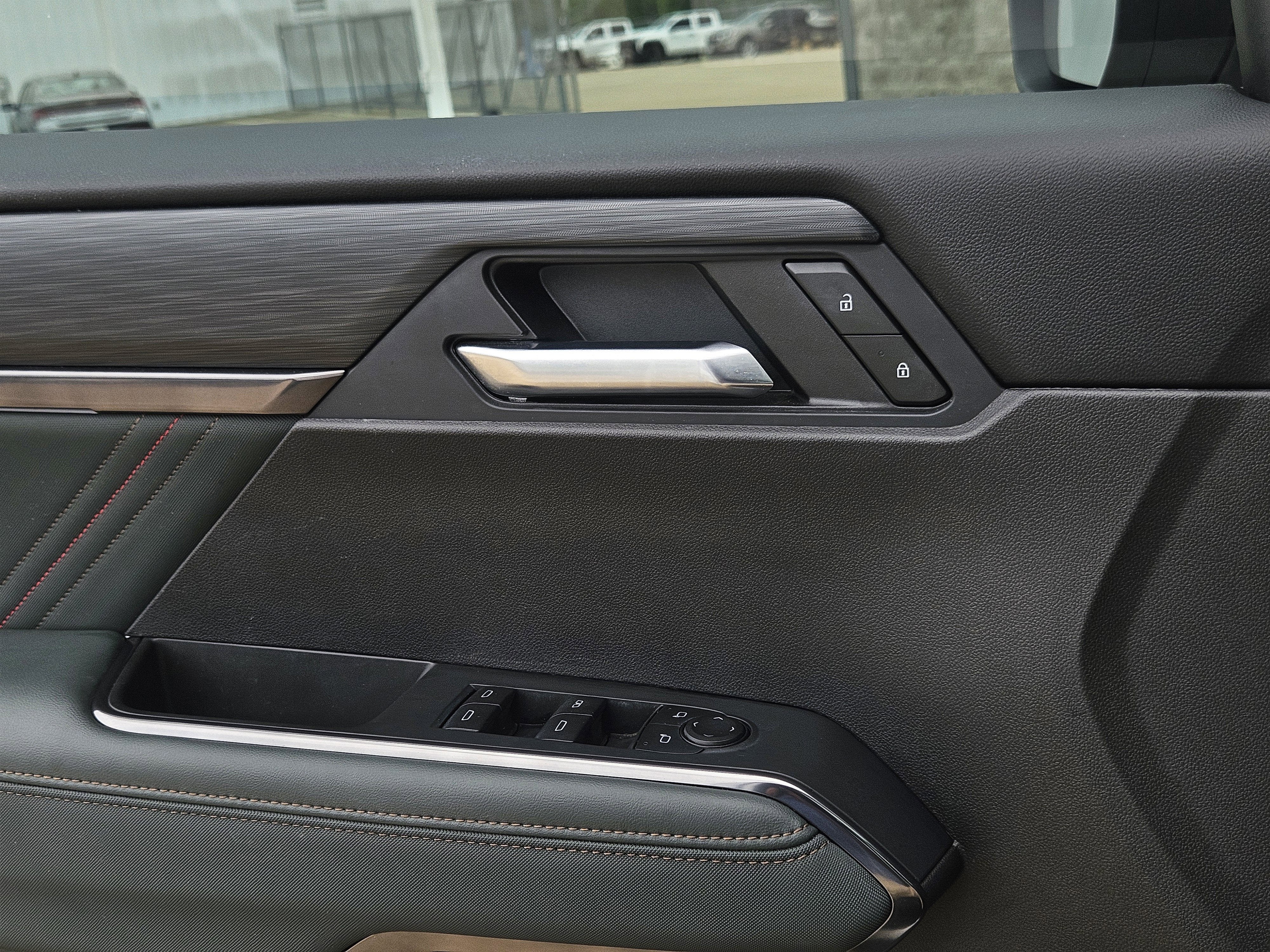 2025 GMC Acadia AWD AT4