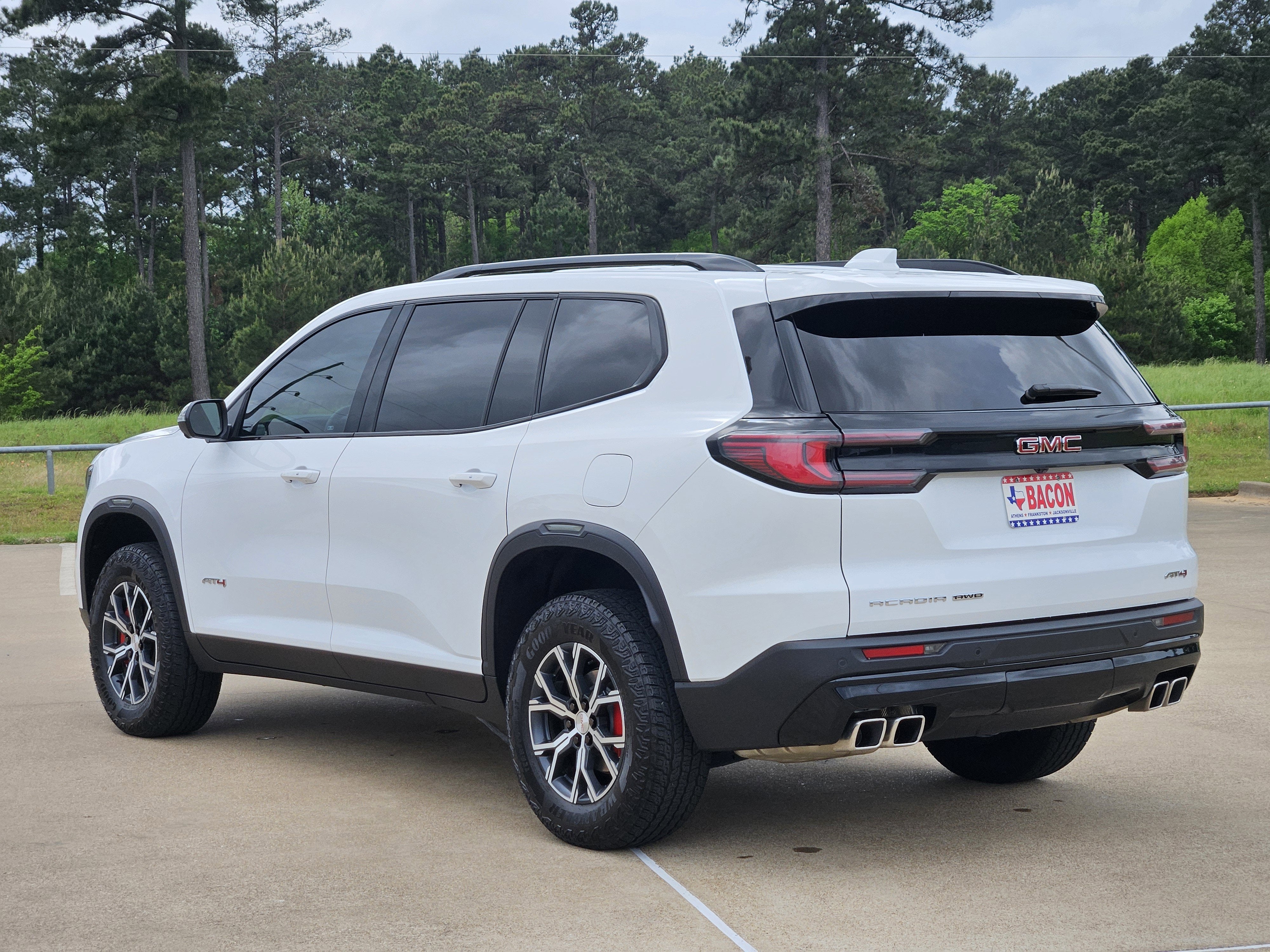 2025 GMC Acadia AWD AT4