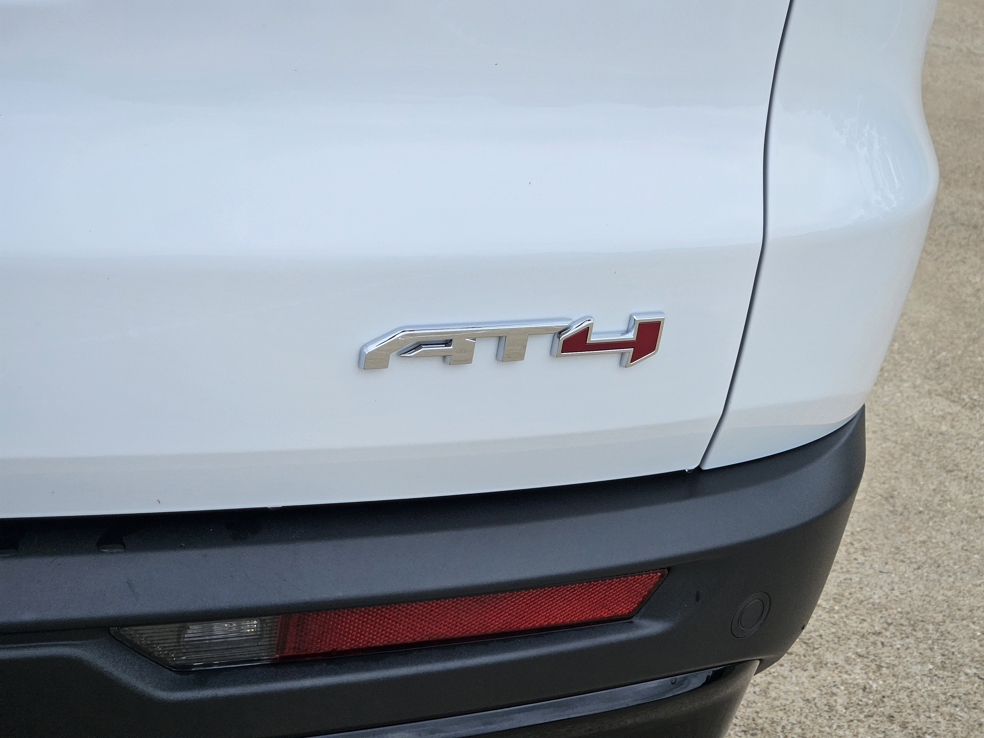 2025 GMC Acadia AWD AT4