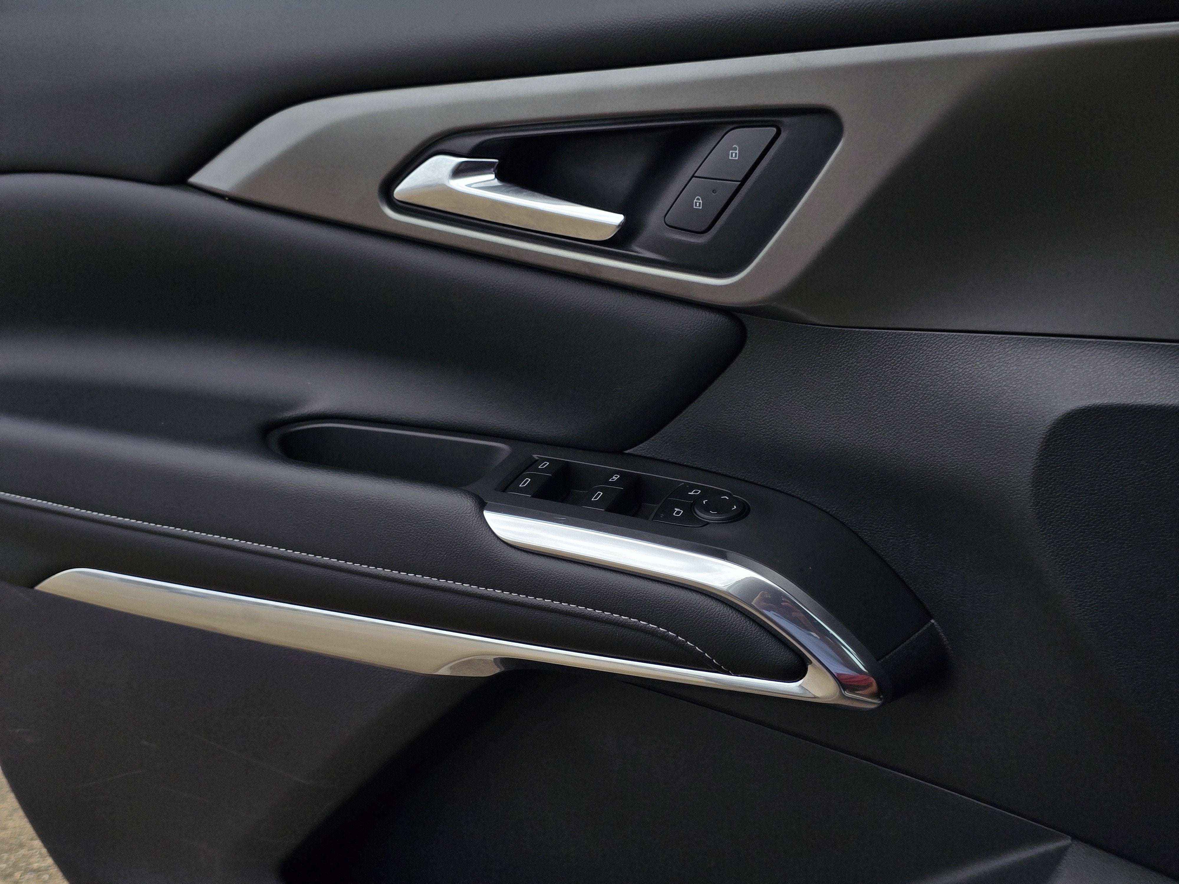 2025 Chevrolet Traverse FWD LT