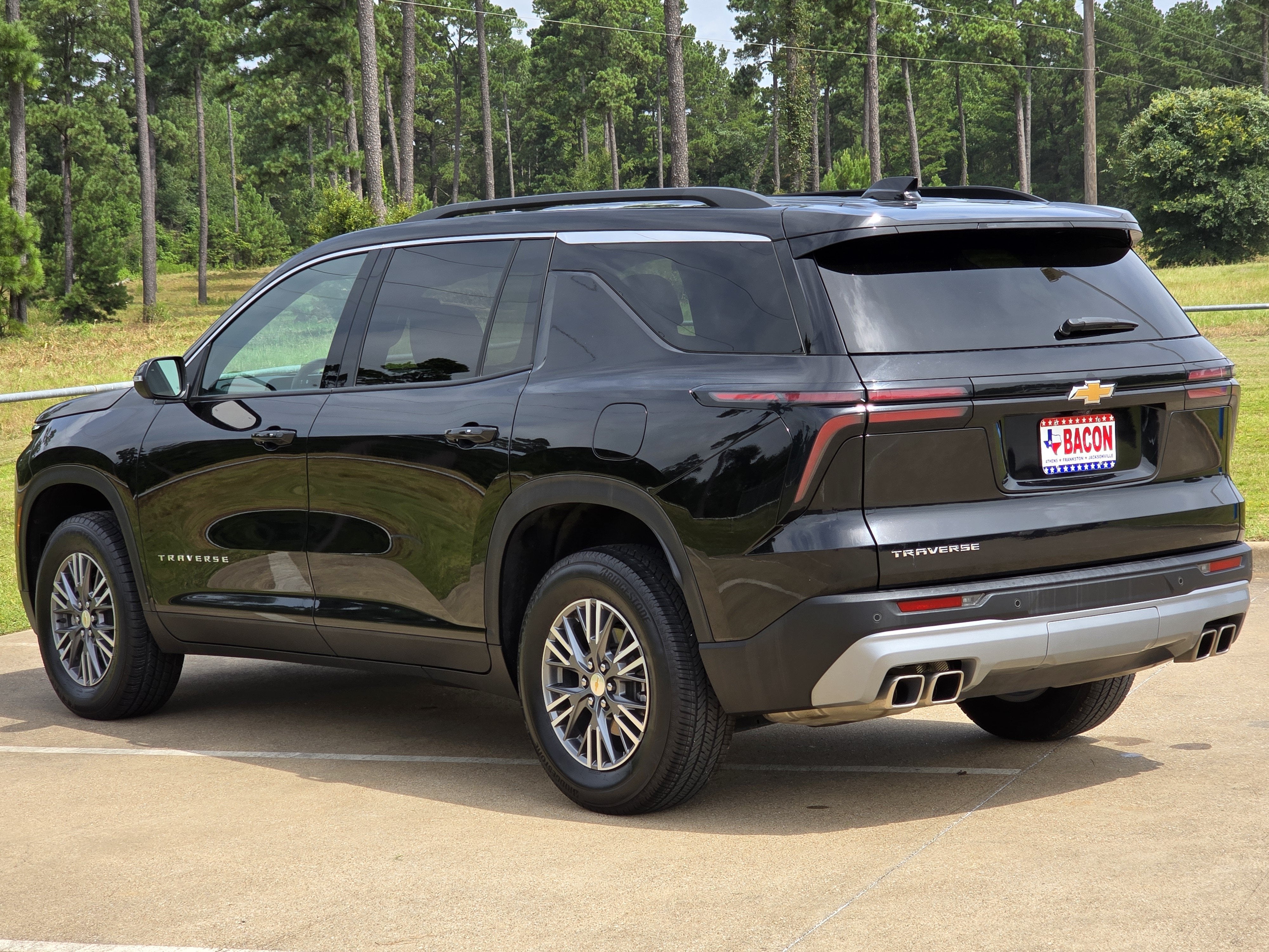 2025 Chevrolet Traverse FWD LT