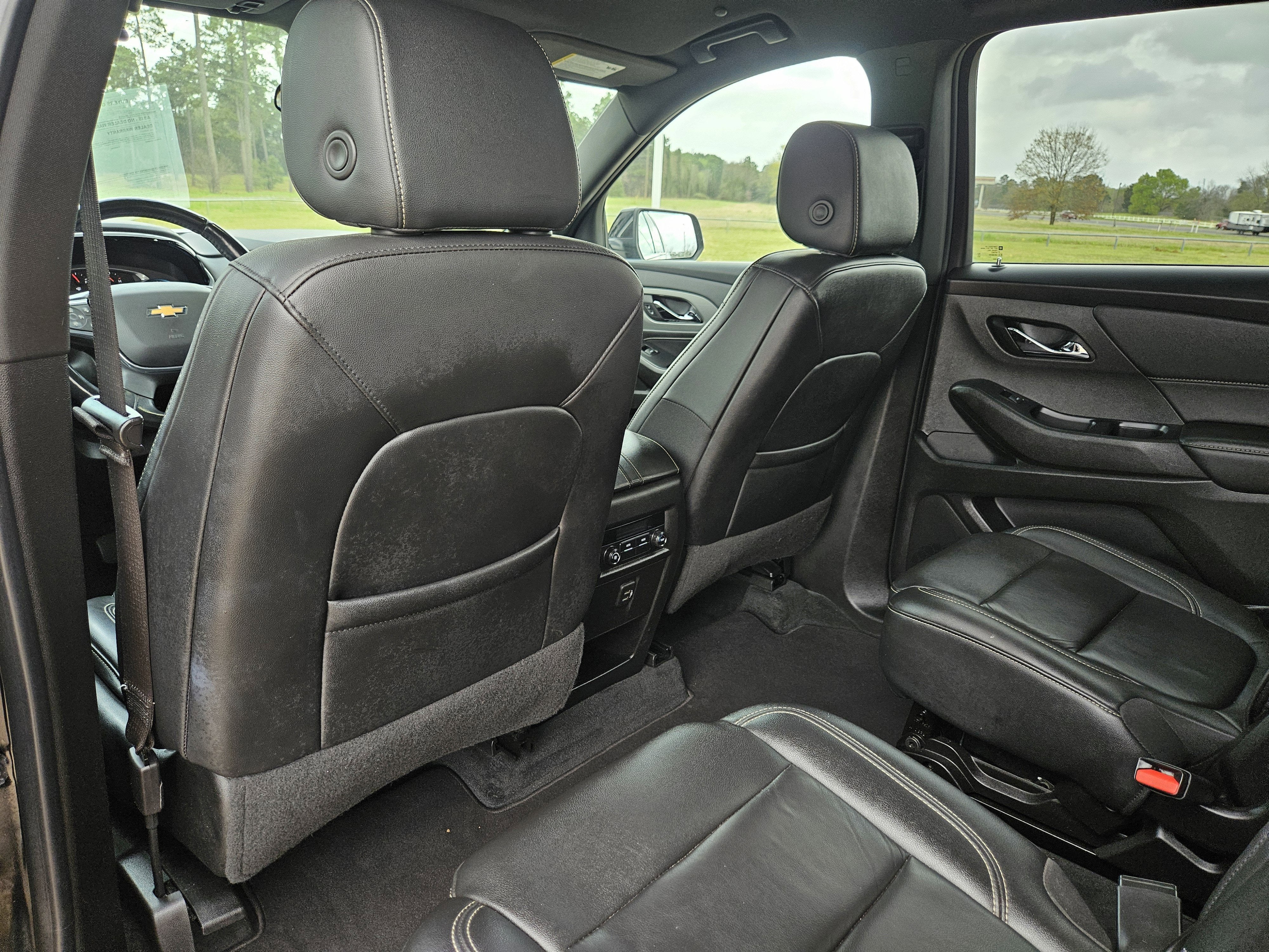 2022 Chevrolet Traverse LT Leather