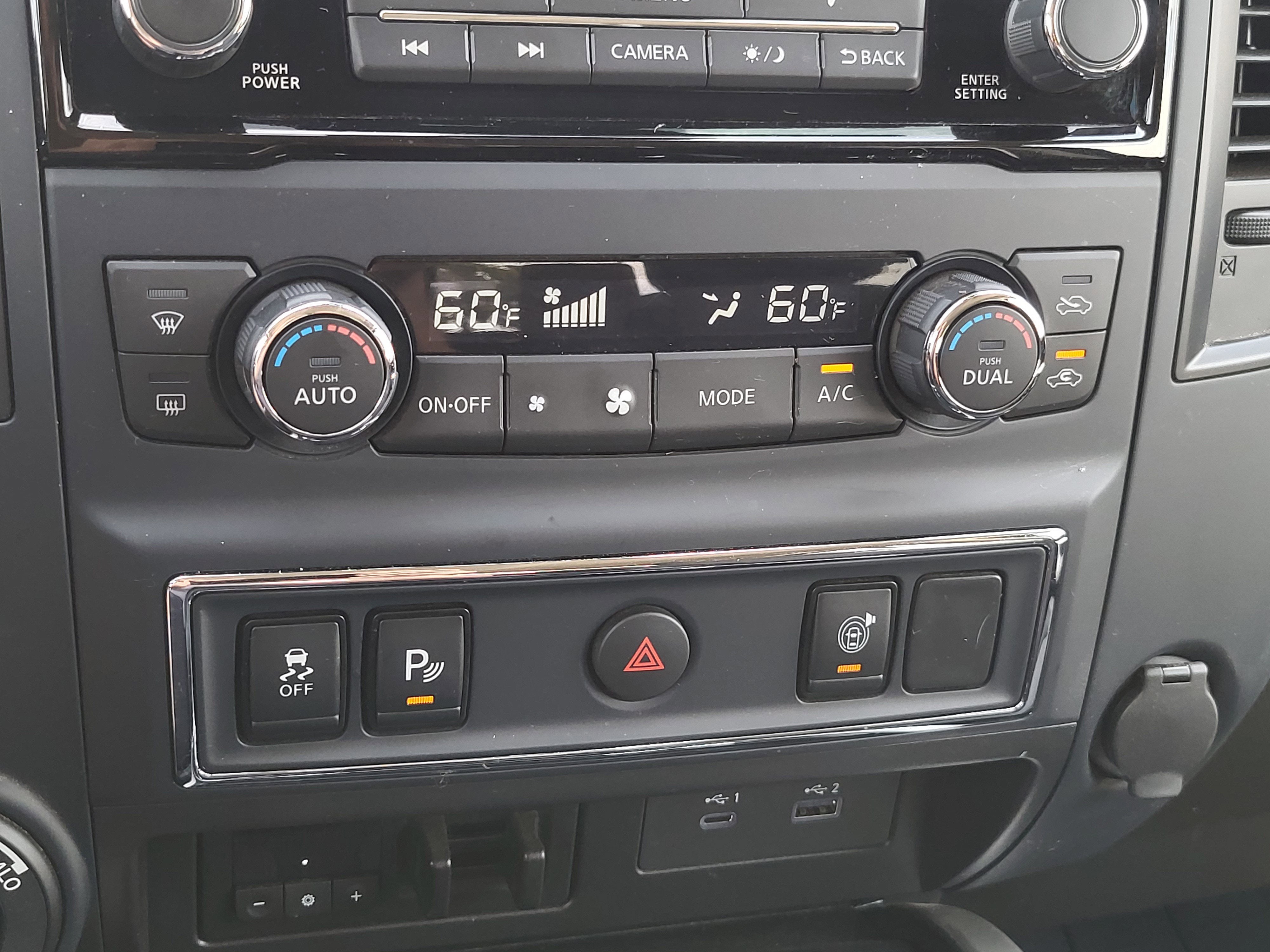 2024 Nissan Titan XD SV