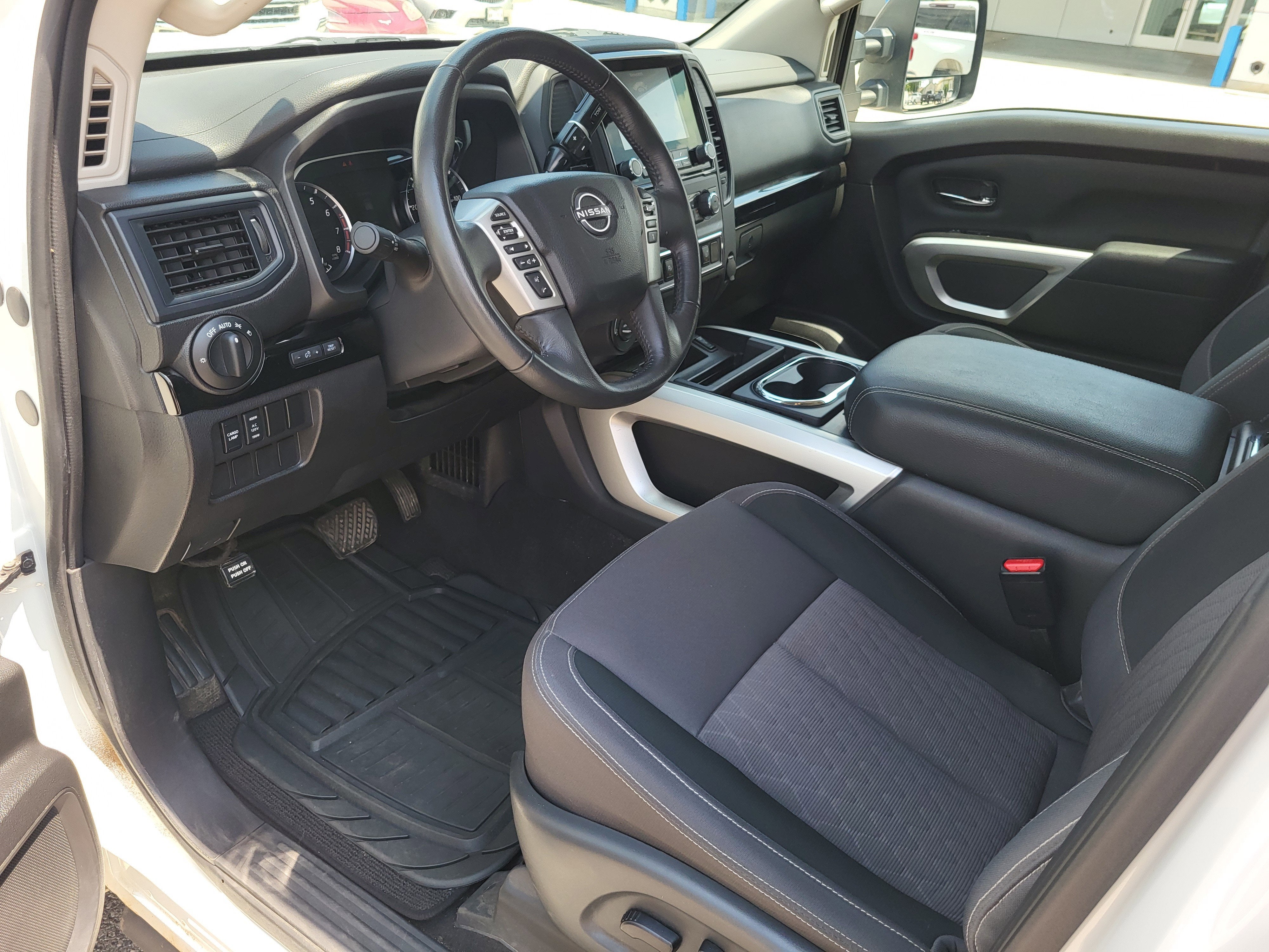 2024 Nissan Titan XD SV