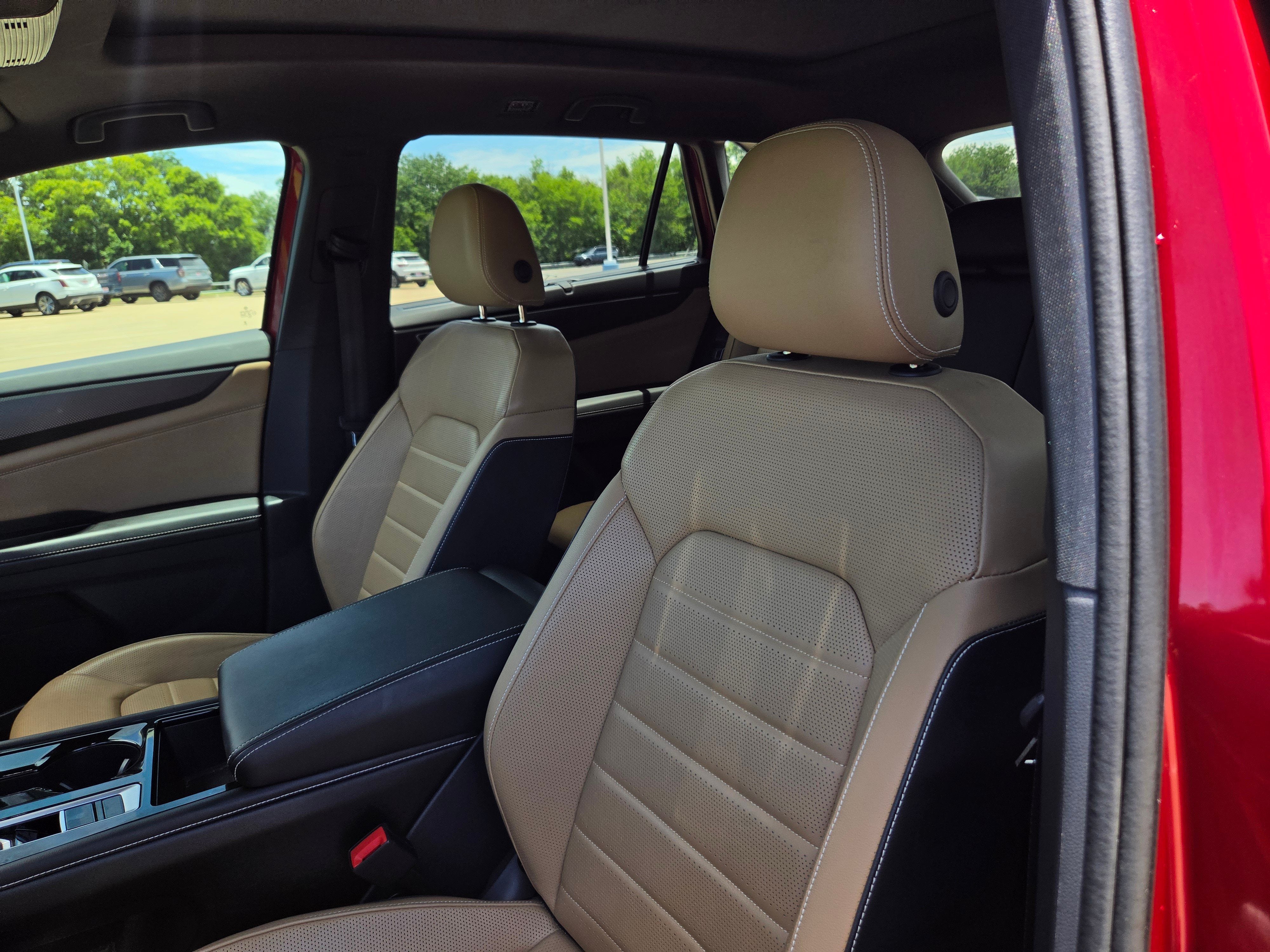 2024 Volkswagen Atlas Cross Sport 2.0T SEL R-Line