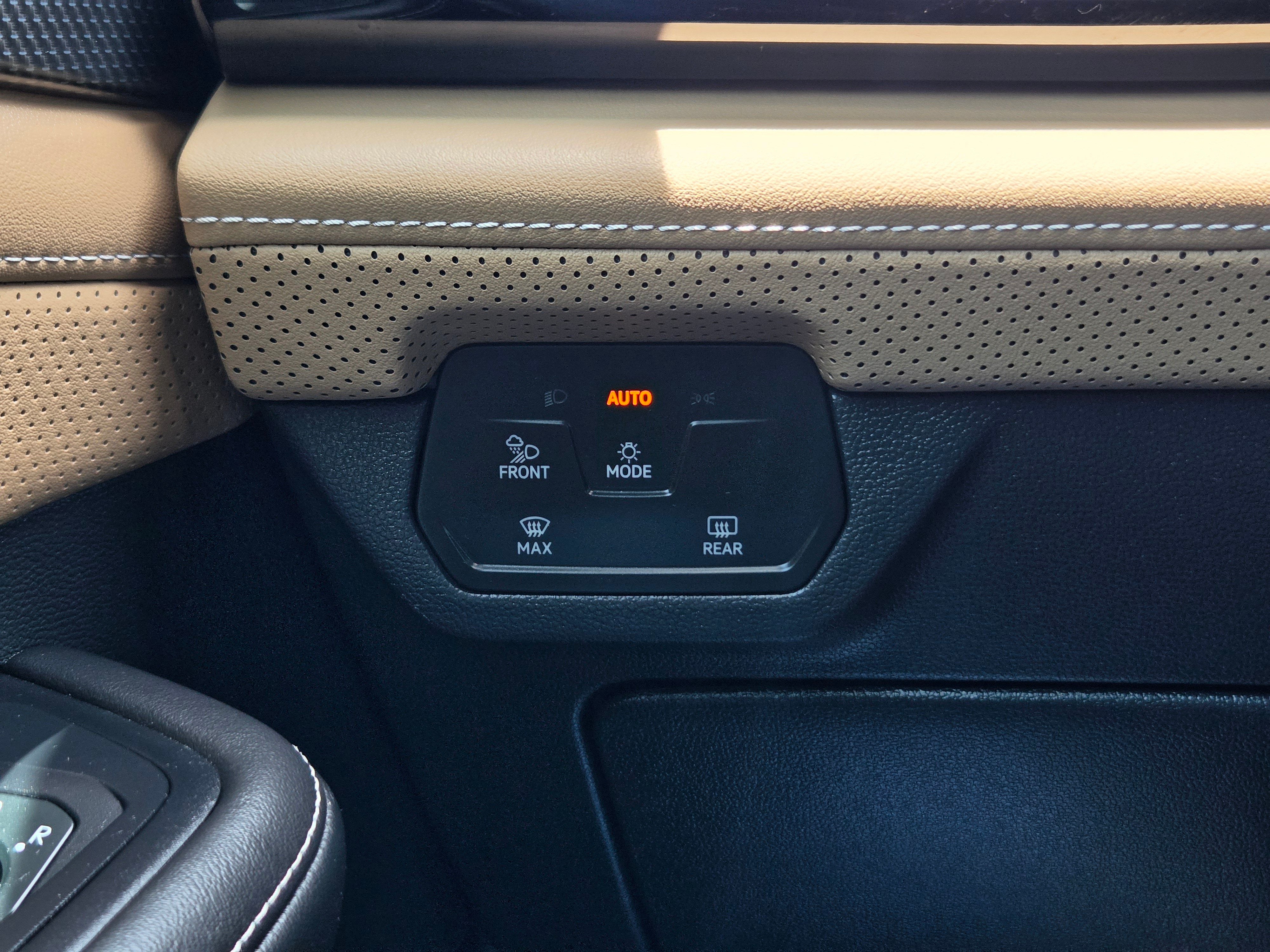 2024 Volkswagen Atlas Cross Sport 2.0T SEL R-Line
