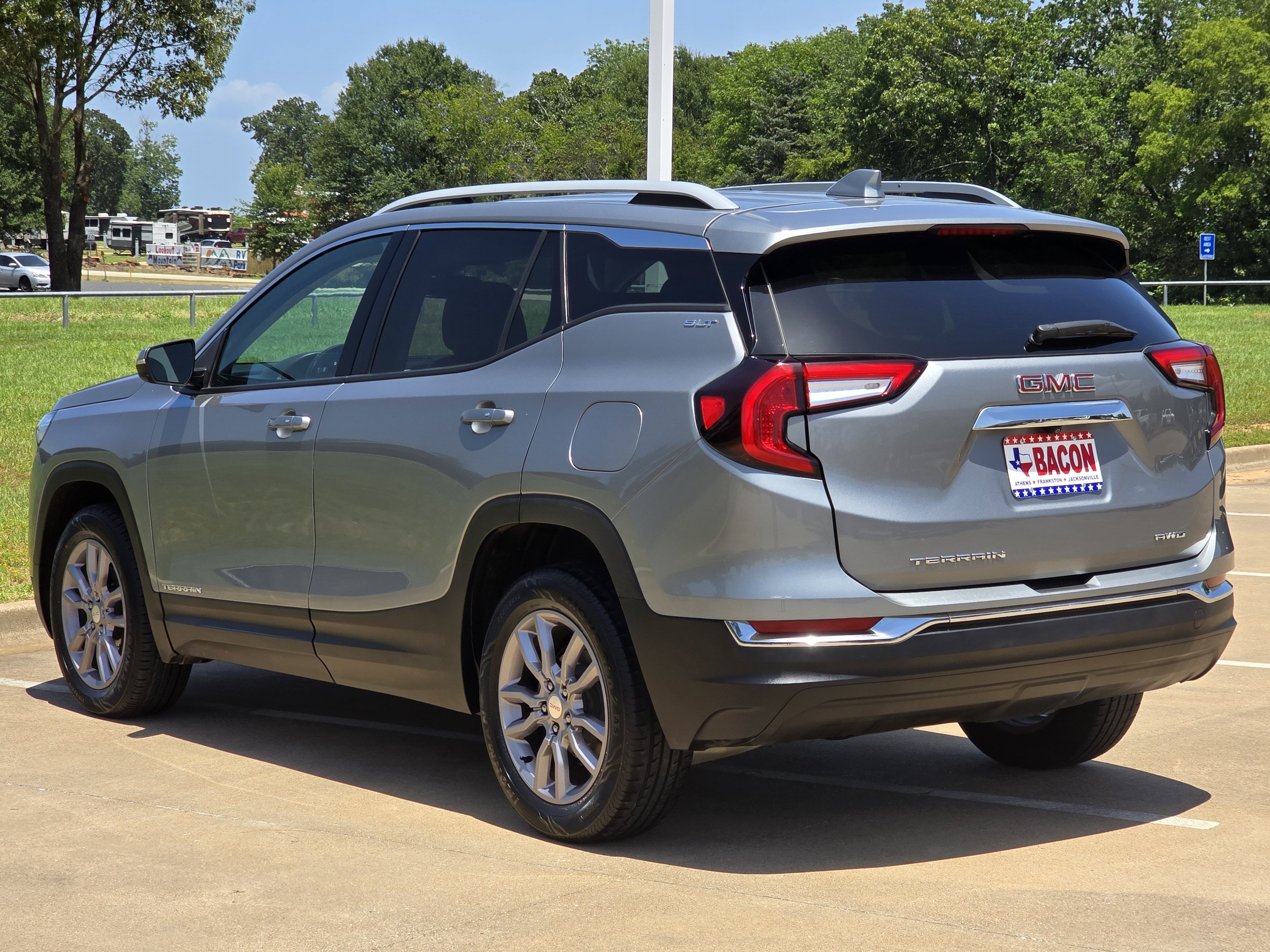 2024 GMC Terrain SLT