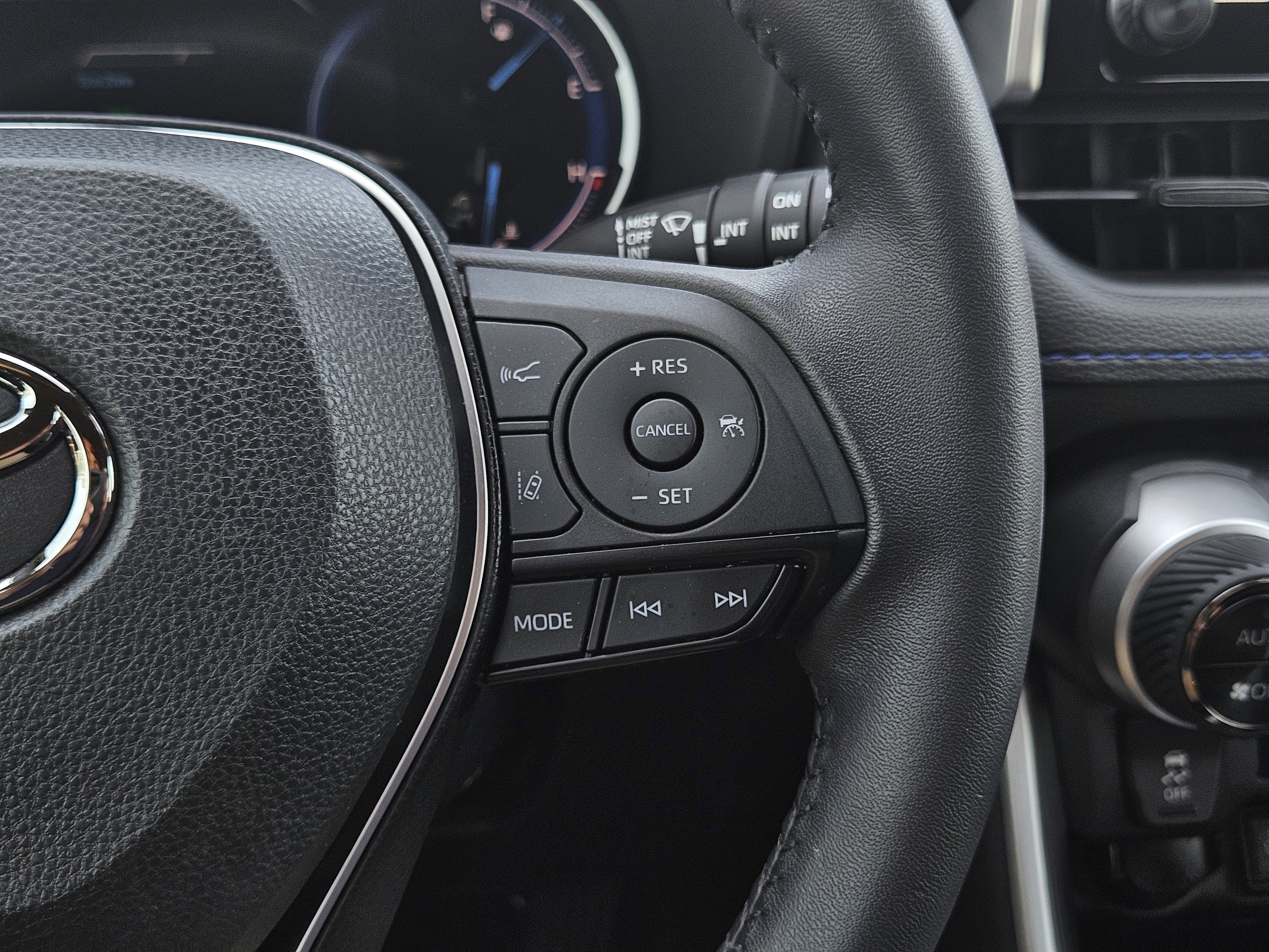 2023 Toyota RAV4 Hybrid SE