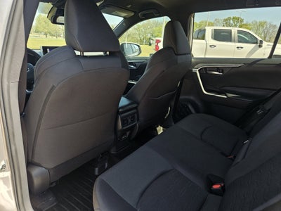 2023 Toyota RAV4 Hybrid SE