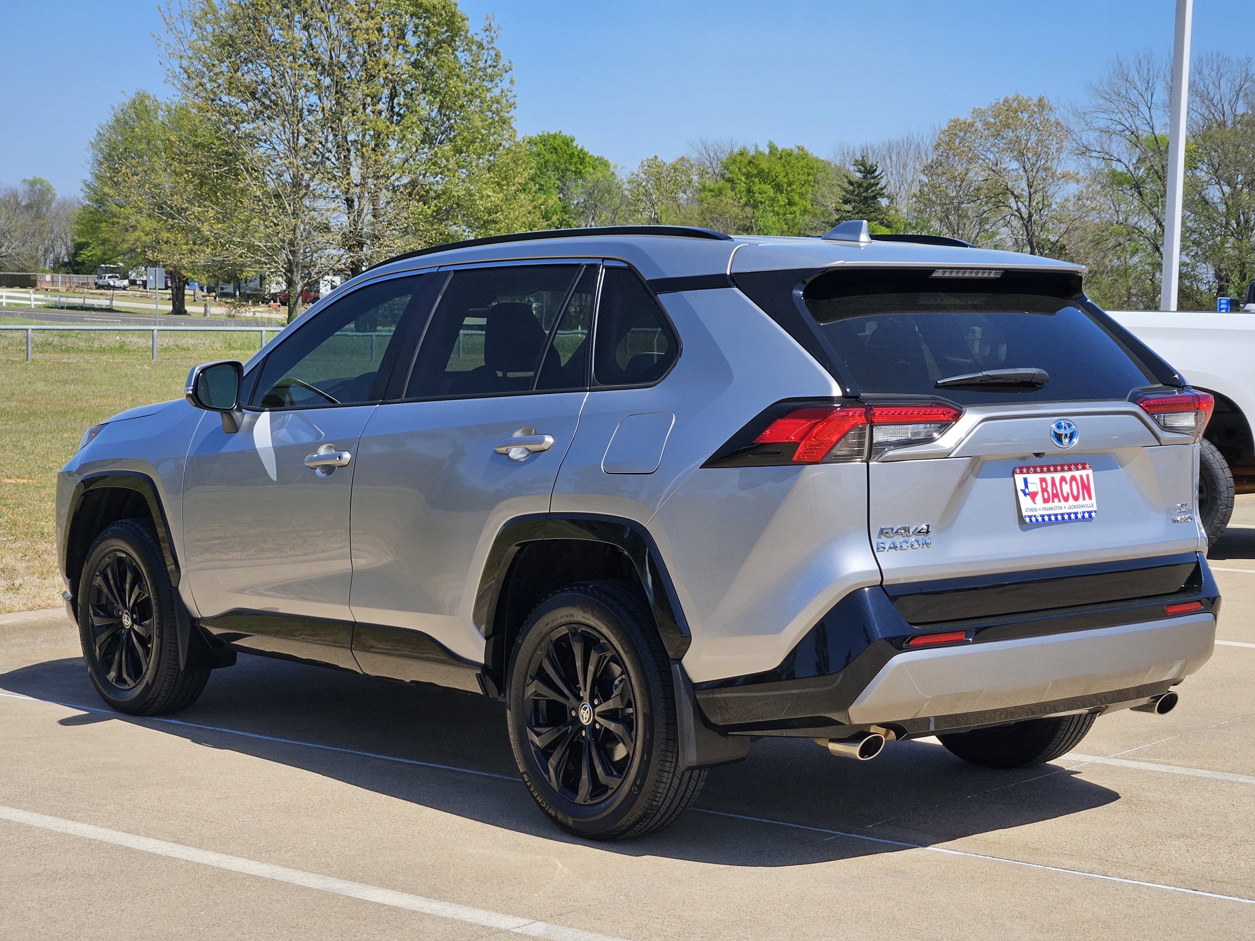 2023 Toyota RAV4 Hybrid SE